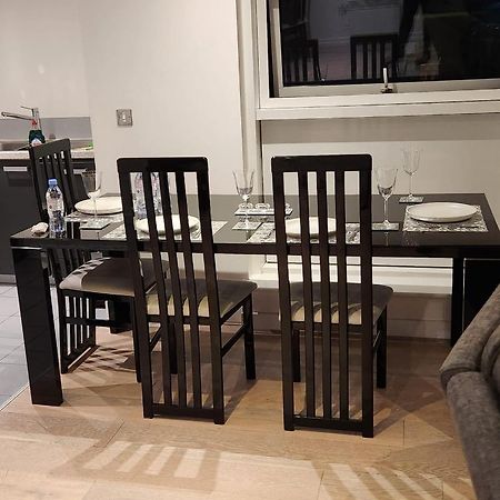 Luxury 2 Bed Apartment Excel Londen Buitenkant foto