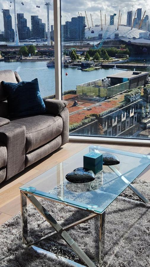 Luxury 2 Bed Apartment Excel Londen Buitenkant foto