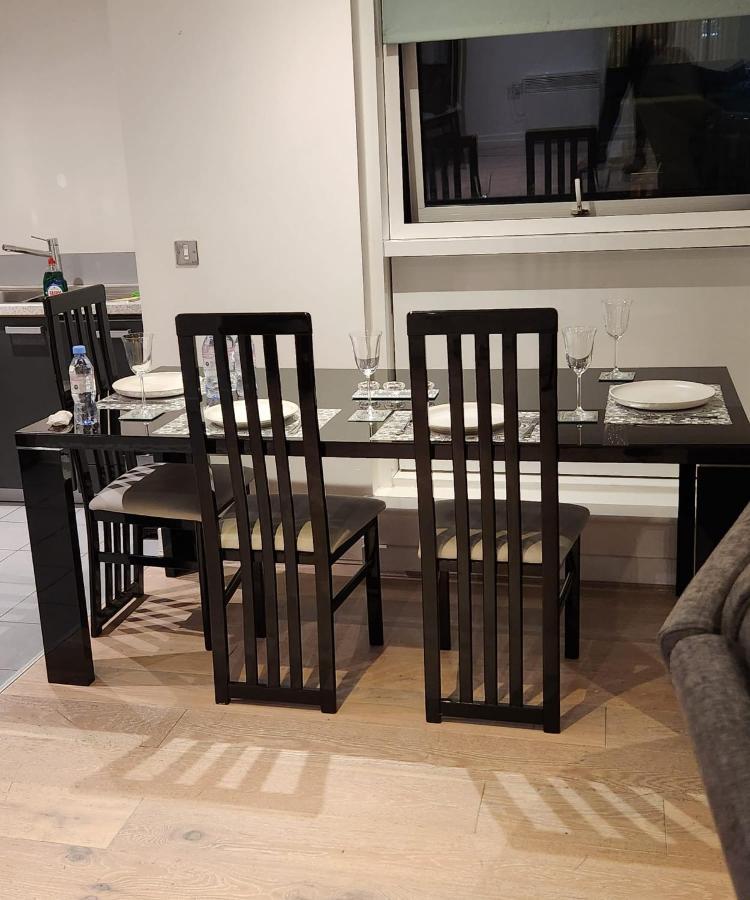 Luxury 2 Bed Apartment Excel Londen Buitenkant foto