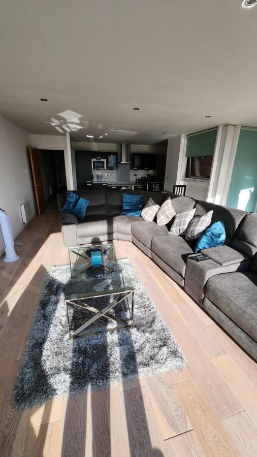 Luxury 2 Bed Apartment Excel Londen Buitenkant foto
