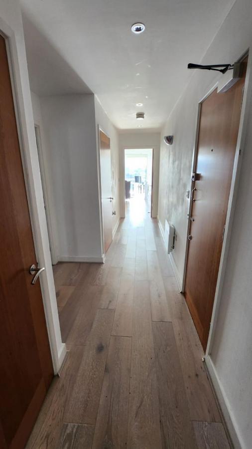 Luxury 2 Bed Apartment Excel Londen Buitenkant foto
